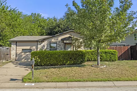 2425 Dancy Dr N, Fort Worth, TX 76131