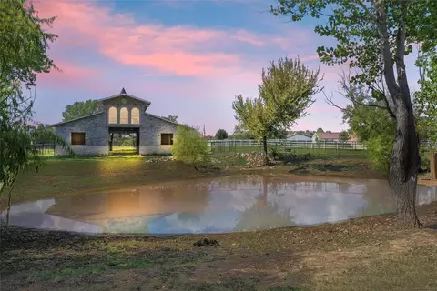 1082 Post Oak Rd, Argyle, TX 76226