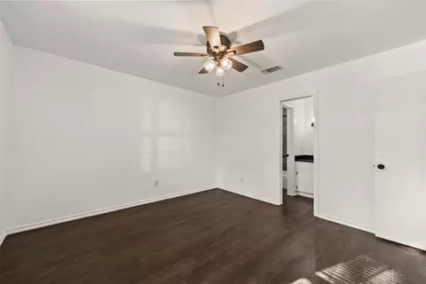 Bedroom - 5312 Links Dr, Waco, TX 76708 photo 4 of 5