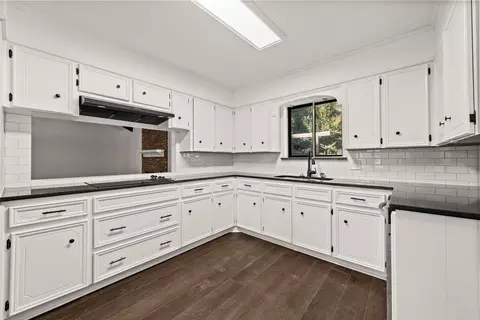 Kitchen - 5312 Links Dr, Waco, TX 76708 photo 3 of 3