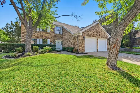 3209 Rustic Woods Dr, Bedford, TX 76021