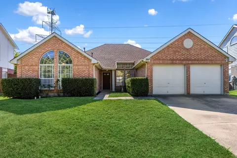 207 Crane Dr, Grand Prairie, TX 75052