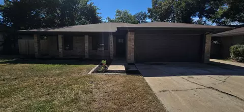 7504 Bogart Dr, North Richland Hills, TX 76180