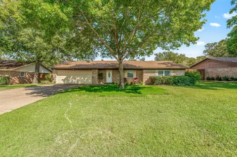 1003 Royal Ln, Graham, TX 76450