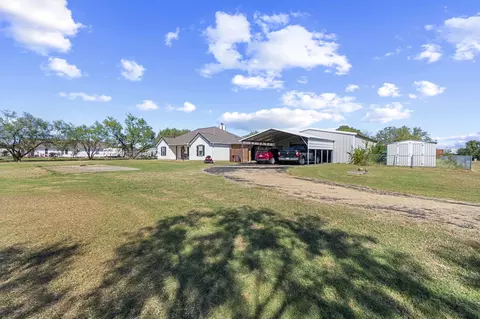 943 Doc Holiday Rd, Sanger, TX 76266