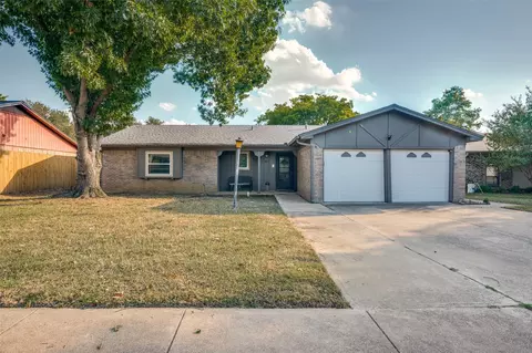 2012 Norfolk Dr, Arlington, TX 76015