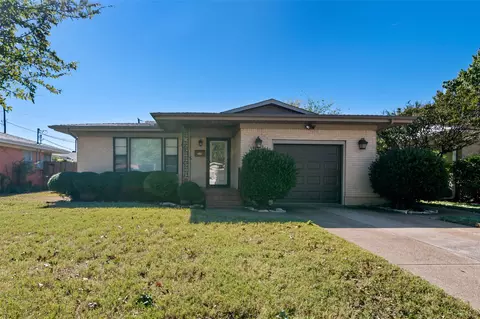 6555 Locke Ave, Fort Worth, TX 76116