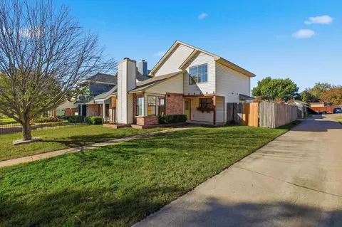 205 Callender Dr, Fort Worth, TX 76108