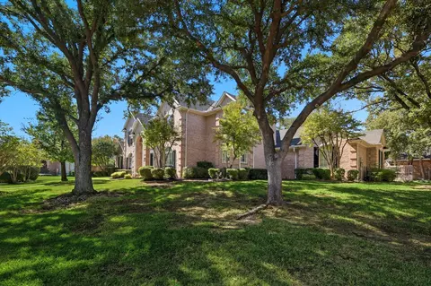 806 Ridgedale Ct, Southlake, TX 76092