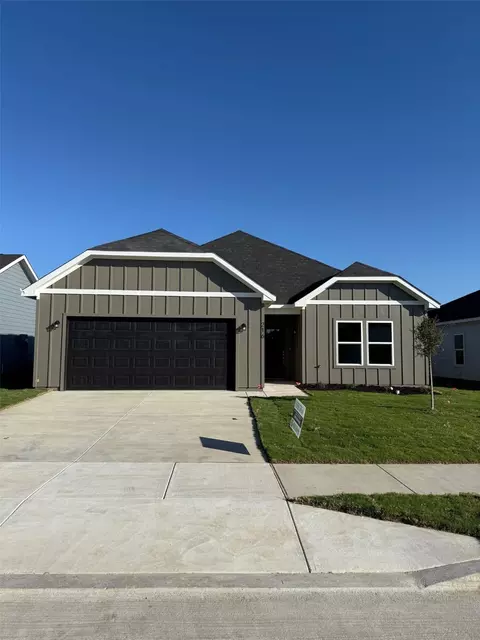 216 Lead Creek Dr, Fort Worth, TX 76131