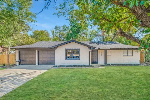 1725 Holt St, Fort Worth, TX 76103