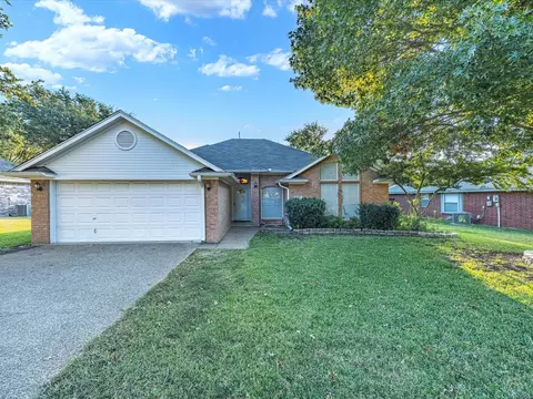 1016 N Carolina Ave, Midlothian, TX 76065