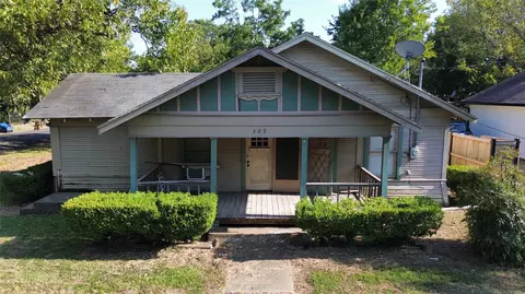 309 E Milam St, Ennis, TX 75119