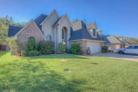 1172 Pelican Creek Dr, Shreveport, LA 71106