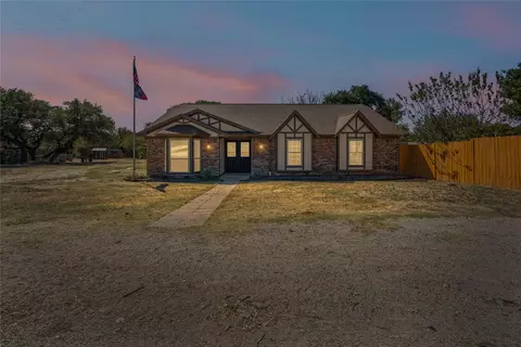 513 Ranch House Rd, Willow Park, TX 76087