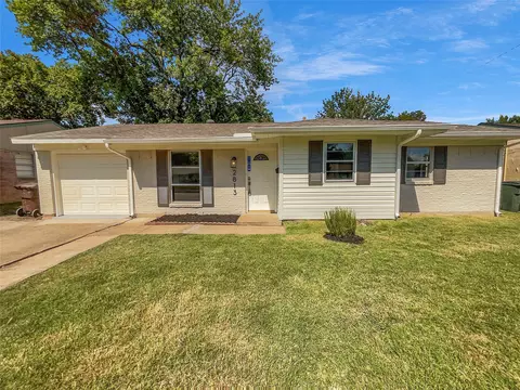 2813 E 15th St, Plano, TX 75074