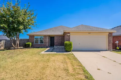 809 Sierra Cir, Burleson, TX 76028