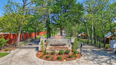 116 Oak Hills Dr, Pottsboro, TX 75076