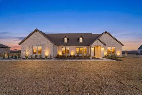 805 Valley Ridge Rd, Van Alstyne, TX 75495