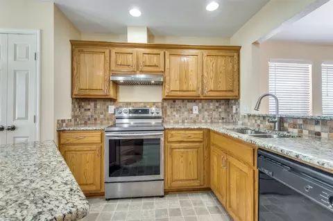 Kitchen - 816 E Huitt Ln, Euless, TX 76040 photo 3 of 3