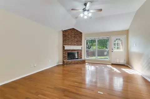 Living - 816 E Huitt Ln, Euless, TX 76040 photo 3 of 6