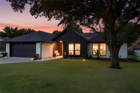 304 King Trl, Keller, TX 76248