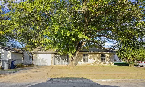 6454 Cinnamon Oaks Dr, Dallas, TX 75241