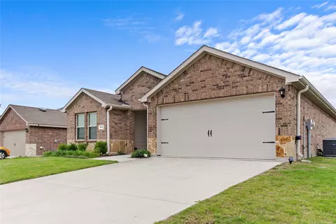 516 Wrangler Dr, Royse City, TX 75189