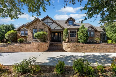 2813 S Country Club Rd, Garland, TX 75043