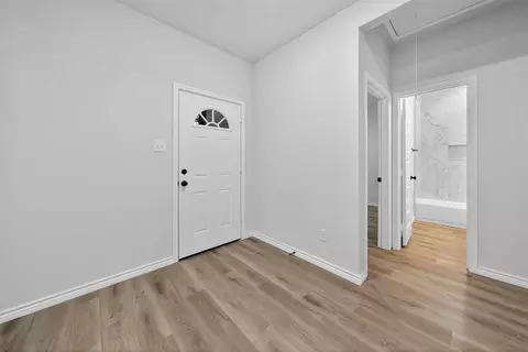 Entry Way - 106 Comanche Dr, Mabank, TX 75156 photo 4 of 4