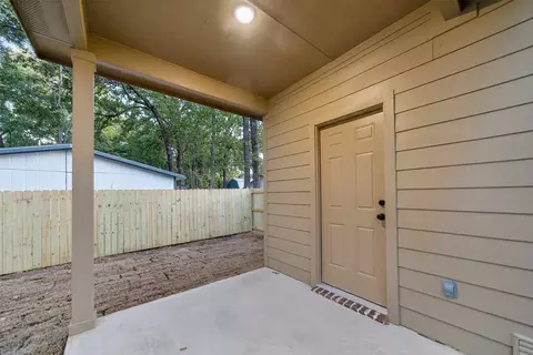 Exterior - 106 Comanche Dr, Mabank, TX 75156 photo 7 of 11