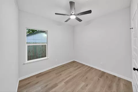 Bedroom - 106 Comanche Dr, Mabank, TX 75156 photo 4 of 5