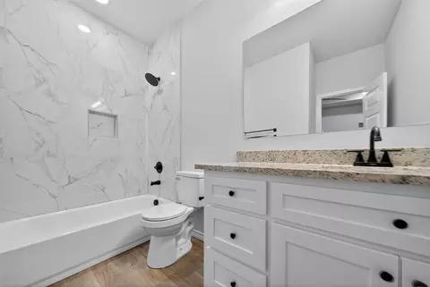 Bath - 106 Comanche Dr, Mabank, TX 75156 photo 6 of 6