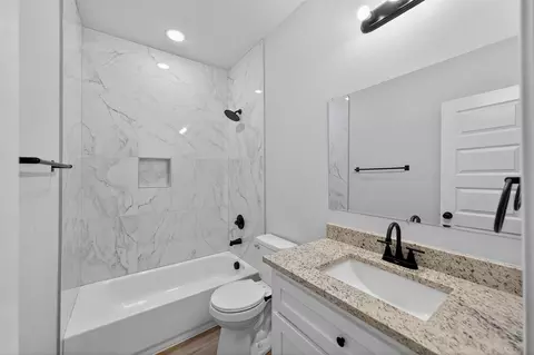 Bath - 106 Comanche Dr, Mabank, TX 75156 photo 1 of 6