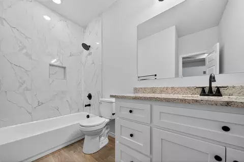 Bath - 106 Comanche Dr, Mabank, TX 75156 photo 5 of 6
