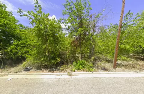 1907 Saint Louis St, Gatesville, TX 76528