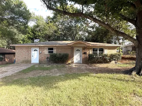 606 Walnut Cir, Athens, TX 75751