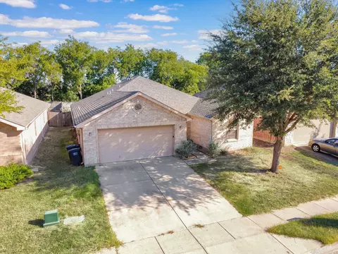 5761 Dunraven Trl, Fort Worth, TX 76244