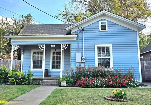 318 E Lee Ave, Weatherford, TX 76086