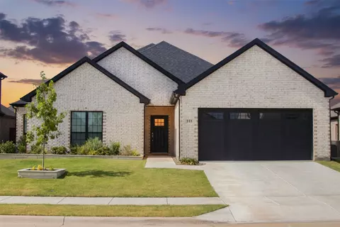335 Community Dr, Lavon, TX 75166