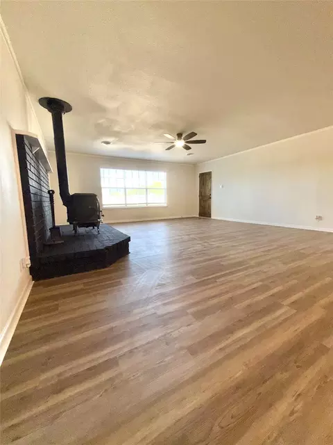 Living - 903 E Hall St, Bangs, TX 76823 photo 3 of 4
