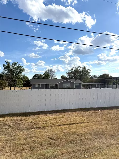 Exterior - 903 E Hall St, Bangs, TX 76823 photo 2 of 8