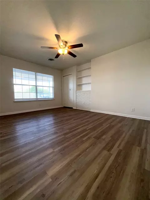 Living - 903 E Hall St, Bangs, TX 76823 photo 4 of 4