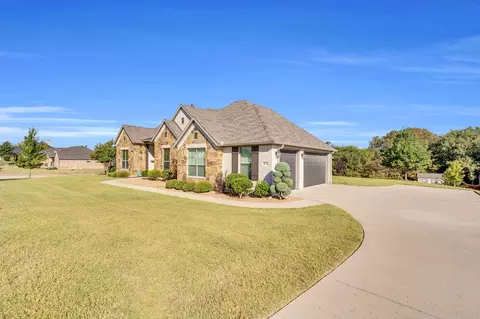 Exterior - 811 San Saba E, Midlothian, TX 76065 photo 3 of 11