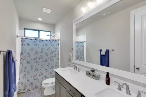 Bath - 811 San Saba E, Midlothian, TX 76065 photo 4 of 5