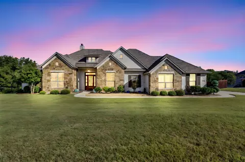 Exterior - 811 San Saba E, Midlothian, TX 76065 photo 2 of 11