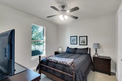 Bedroom - 811 San Saba E, Midlothian, TX 76065 photo 4 of 5
