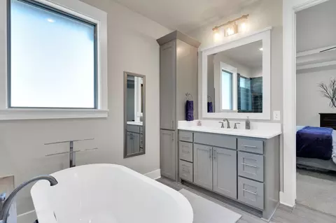 Bath - 811 San Saba E, Midlothian, TX 76065 photo 2 of 5