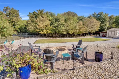 Exterior - 811 San Saba E, Midlothian, TX 76065 photo 8 of 11
