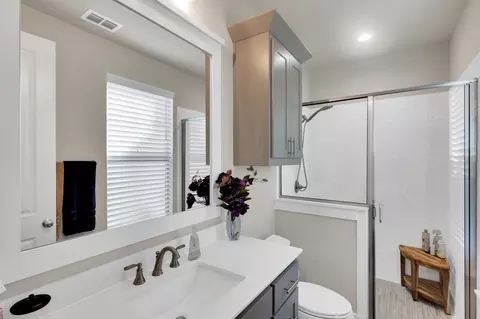 Bath - 811 San Saba E, Midlothian, TX 76065 photo 5 of 5